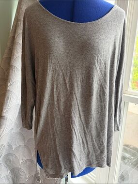 Michael Stars Lightweight Gray Scoop Neck Top